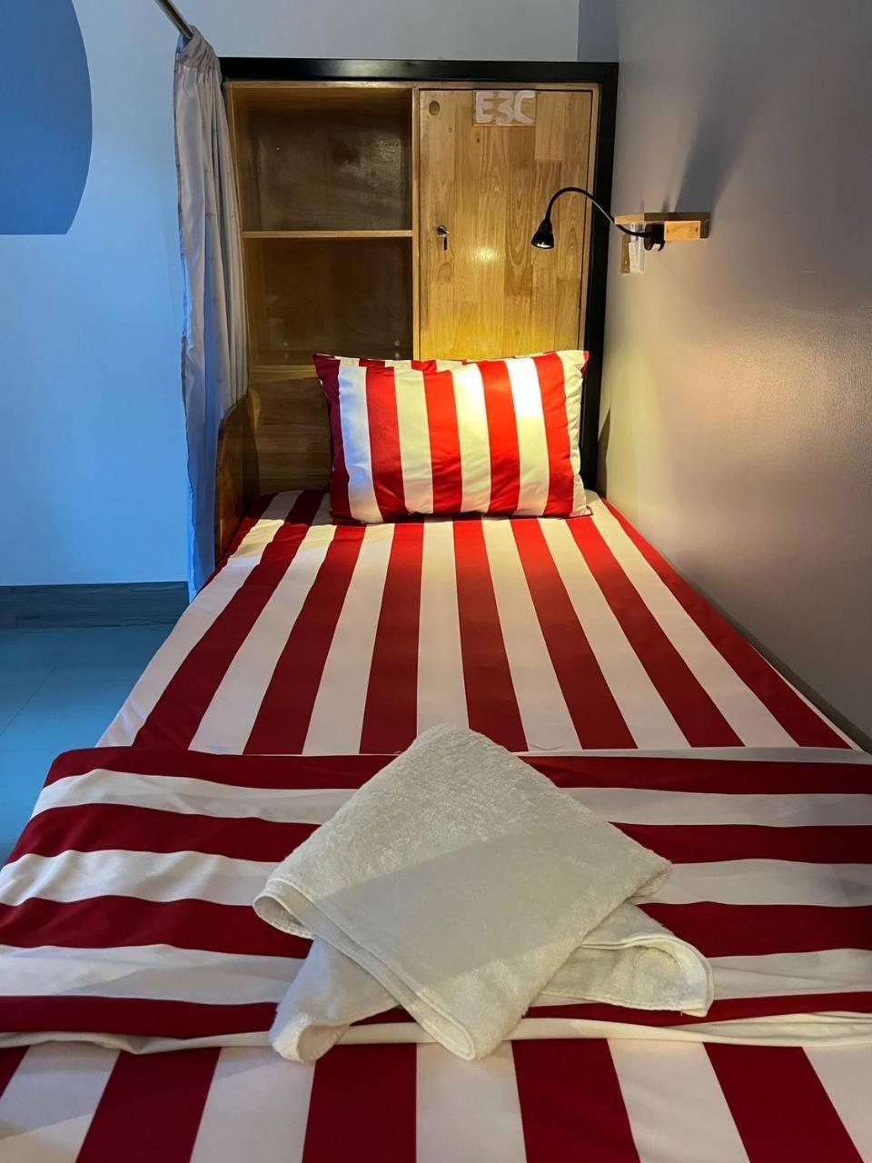 Por Chey Guesthouse バッタンバン エクステリア 写真